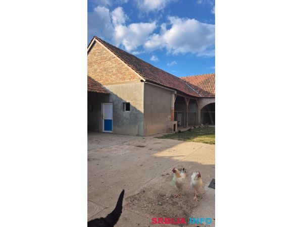 Prodajem seosko domacinstvo