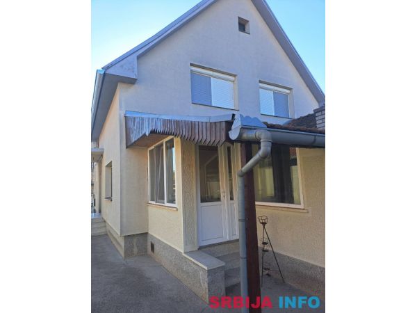 Prodajem seosko domacinstvo