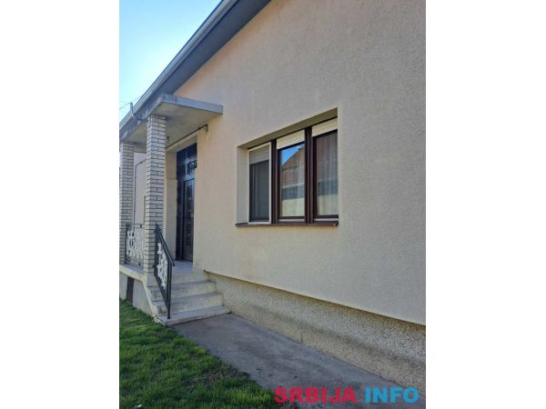 Prodajem seosko domacinstvo