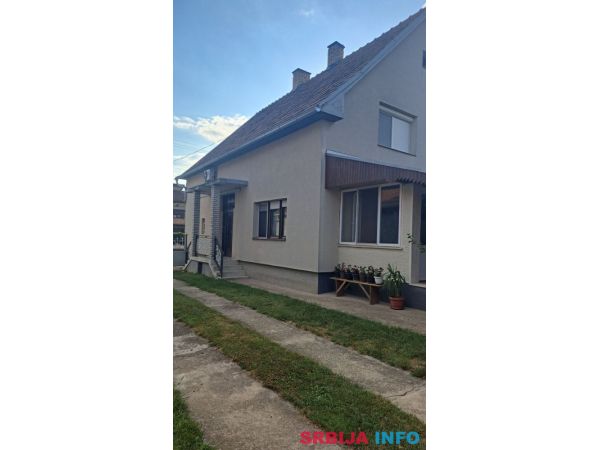 Prodajem seosko domacinstvo