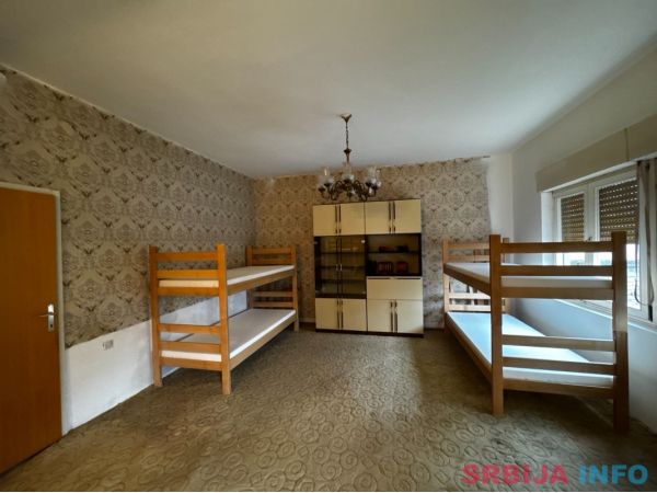 Smestaj za radnike u Starim Banovcima