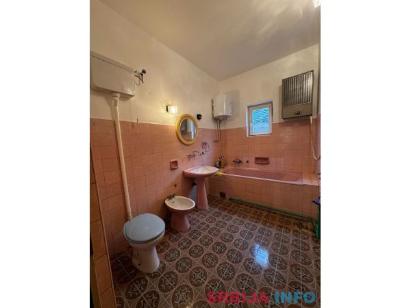 Smestaj za radnike u Starim Banovcima