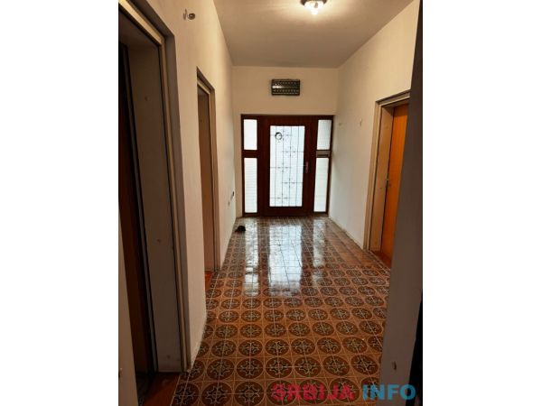 Smestaj za radnike u Starim Banovcima