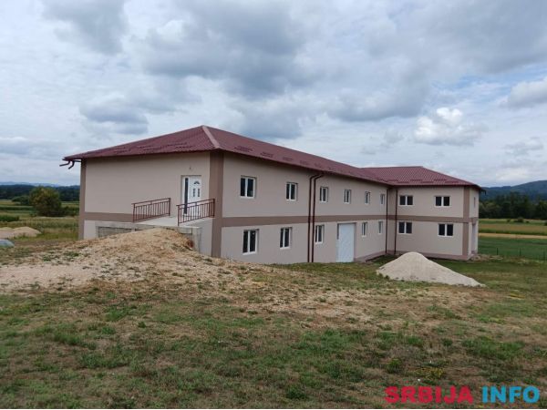 Hala 1000 m2 Požega