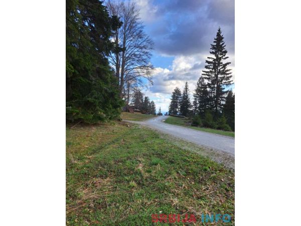 Plac Zlatibor selo Stublo