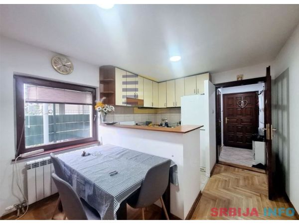 Kuca na prodaju zvezdara-uciteljsko naselje