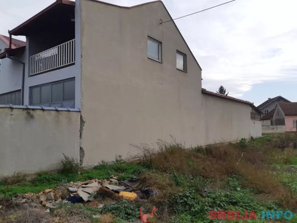 Prodajem proizvodno-stambeni prostor u Backoj Palanci