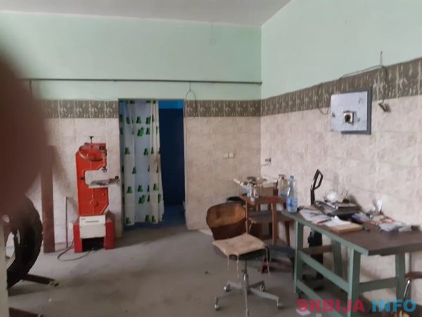 Prodajem proizvodno-stambeni prostor u Backoj Palanci
