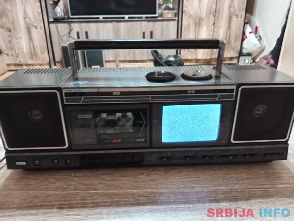 Uher radio kasetofon i tv