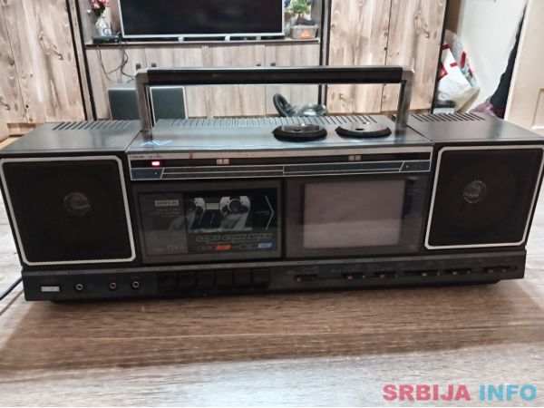 Uher radio kasetofon i tv