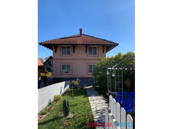 Na prodaju kuća u Banji Vrujci