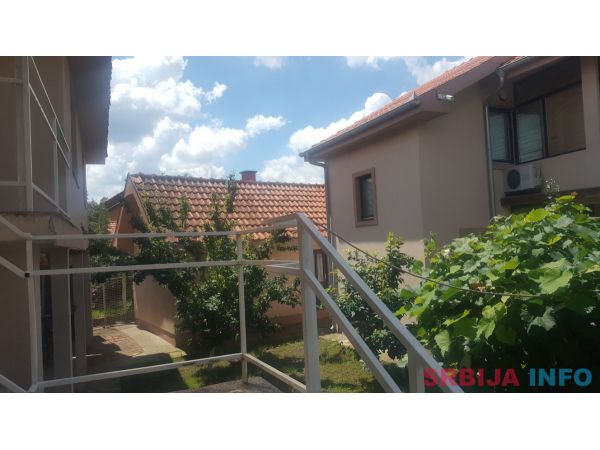 Prodajem kuću u centru Požarevca 860m2