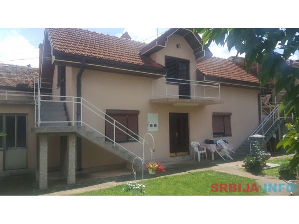 Prodajem kuću u centru Požarevca 860m2