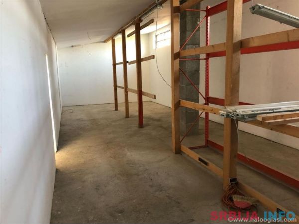 Stambeno-poslovni objekat 550m2 Stara Pazova