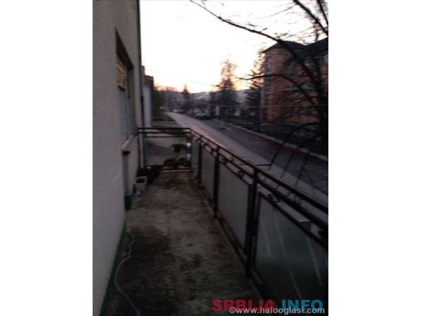 U centru Ljiga prodajem ili menjam stan u kuci