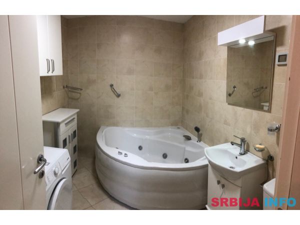 LUX 3.0,Suboticka, uknjizen, garaza, vlasnik