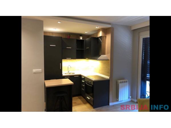 Prodajem LUX uknjizen stan na Lekinom Brdu-vlasnik