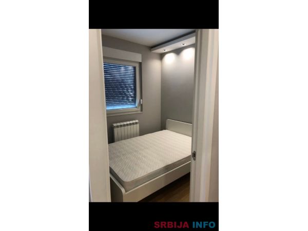Prodajem LUX uknjizen stan na Lekinom Brdu-vlasnik