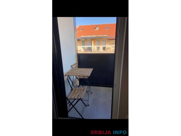 Prodajem LUX uknjizen stan na Lekinom Brdu-vlasnik