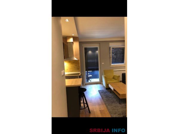 Prodajem LUX uknjizen stan na Lekinom Brdu-vlasnik
