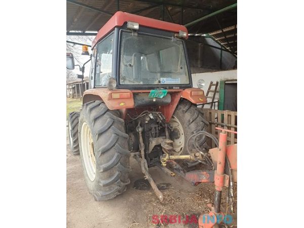 Traktor EUROPARD 824