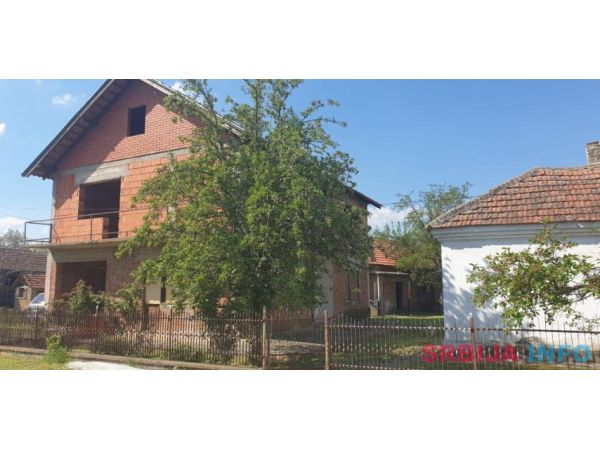 Prodajem seosko domacinstvo Glibovac-Smederevska Palanka