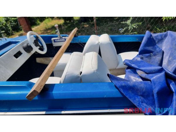 Prodajem ili menjam gliser sa pentom 50 KS Johnson 