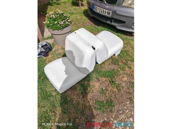 Prodajem ili menjam gliser sa pentom 50 KS Johnson 