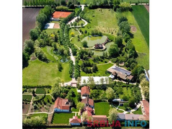 Prodajem placeve na Palicu