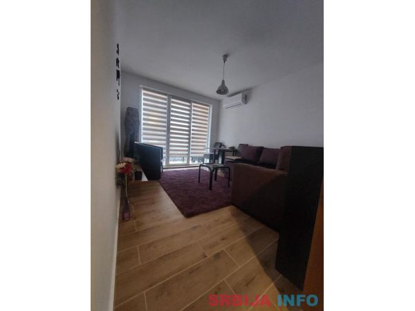 Prodajem apartman na Srebrnom jezeru