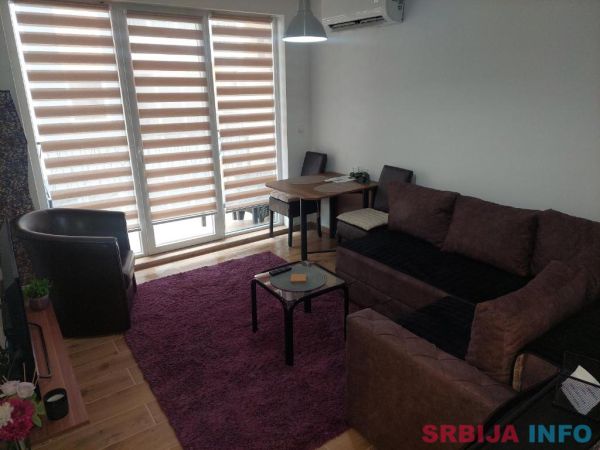 Prodajem apartman na Srebrnom jezeru