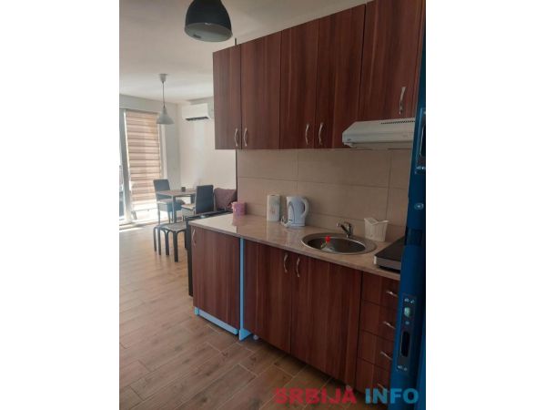 Prodajem apartman na Srebrnom jezeru