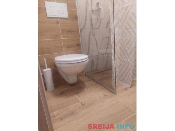 Prodajem apartman na Srebrnom jezeru