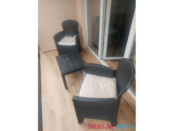 Prodajem apartman na Srebrnom jezeru