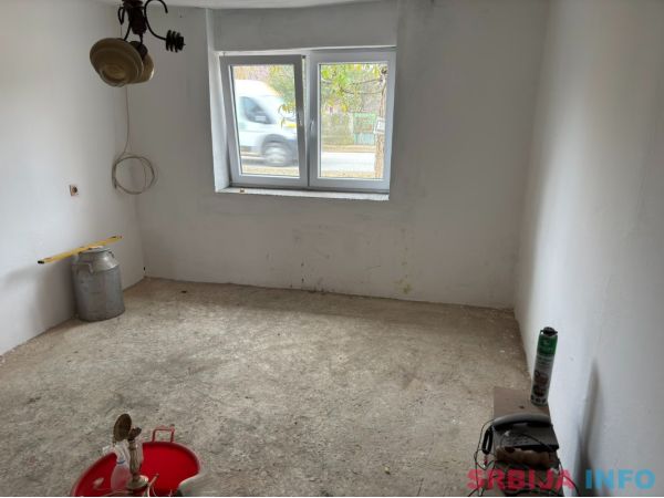 Prodaje se kuca u Novom Knezevcu