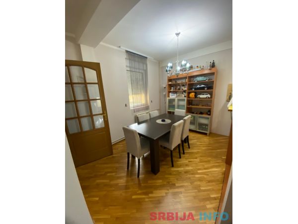 Izdaje se stan - Prvomajska, Zemun - 600 e na I spratu