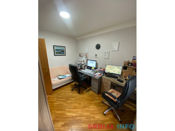 Izdaje se stan - Prvomajska, Zemun - 600 e na I spratu