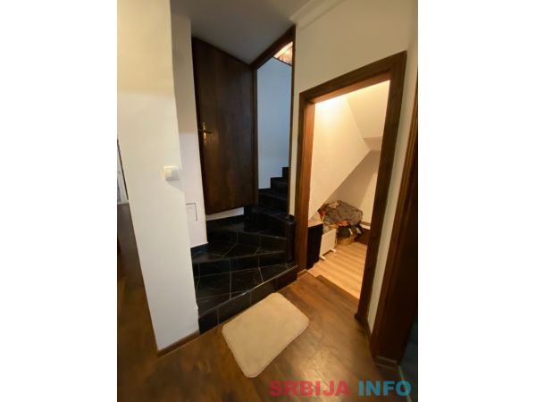 Na prodaju Moderna spratna kuća 200 m&sup2; na placu 530 m&sup2; | Novi Sad &ndash; Kl