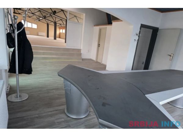 Komercijalni prostor za izdavanje 360m2 i 160m2