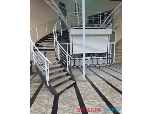 Komercijalni prostor za izdavanje 360m2 i 160m2