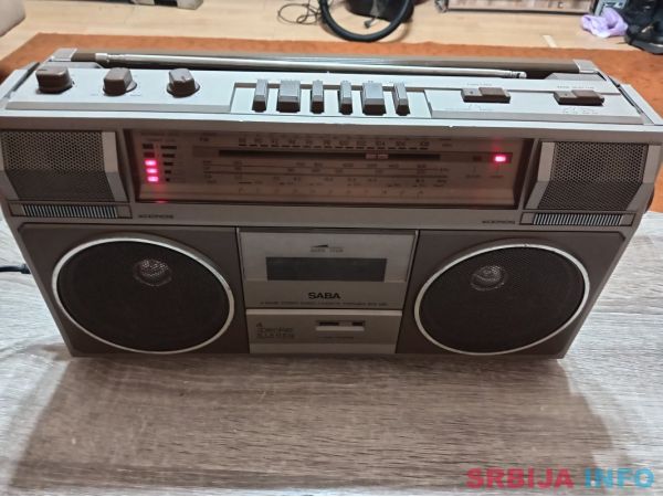 Radio kasetofon SABA RCR 480