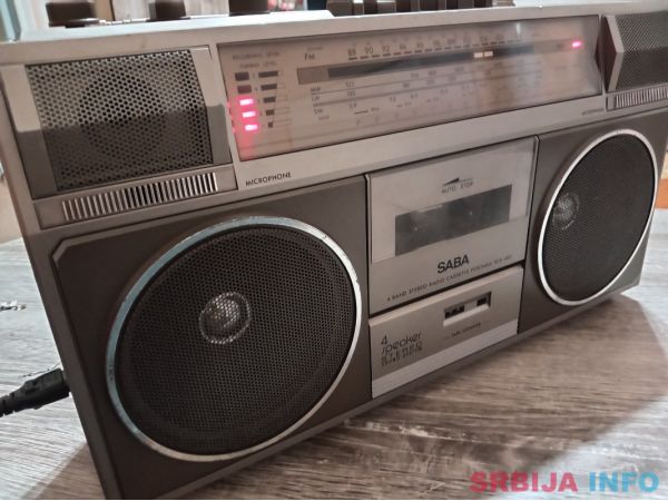 Radio kasetofon SABA RCR 480