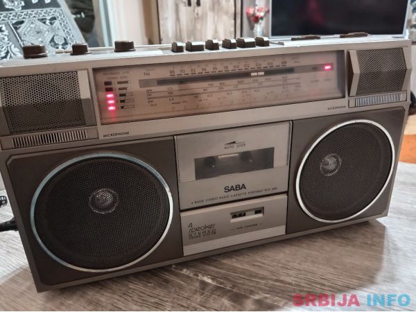 Radio kasetofon SABA RCR 480
