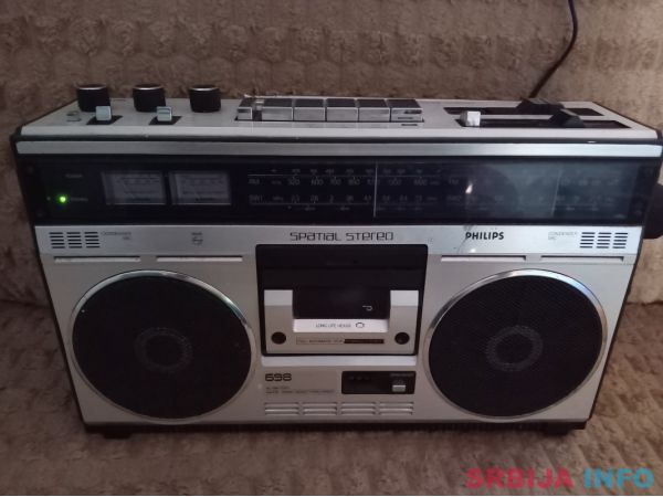 Spatial philips stereo 698