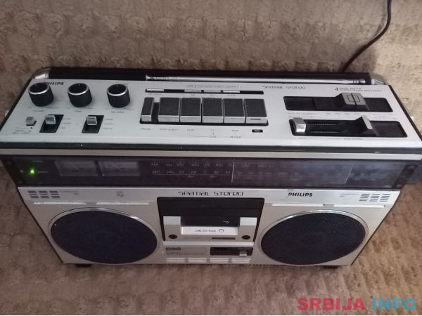 Spatial philips stereo 698