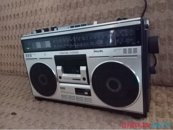 Spatial philips stereo 698
