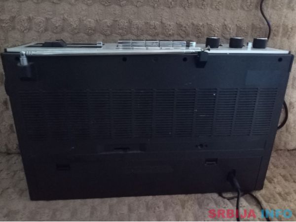 Spatial philips stereo 698