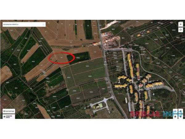 Na prodaju njiva na ulazu u Sremčicu sa desne strane 