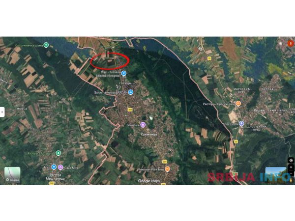 Na prodaju njiva na ulazu u Sremčicu sa desne strane 