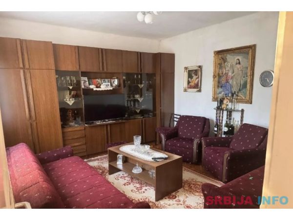 Prodajem stan u Moroviću-&Scaron;id